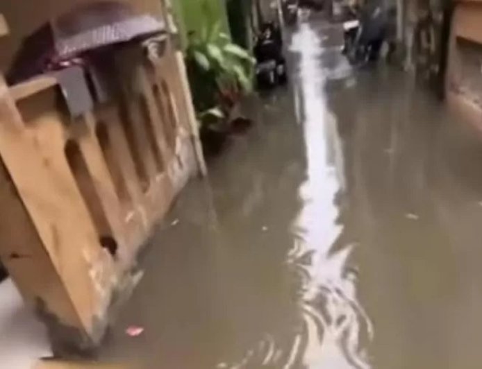 Tinggi Air Hampir 3 Meter, 53 RT di Jakarta Terendam Banjir Mendadak