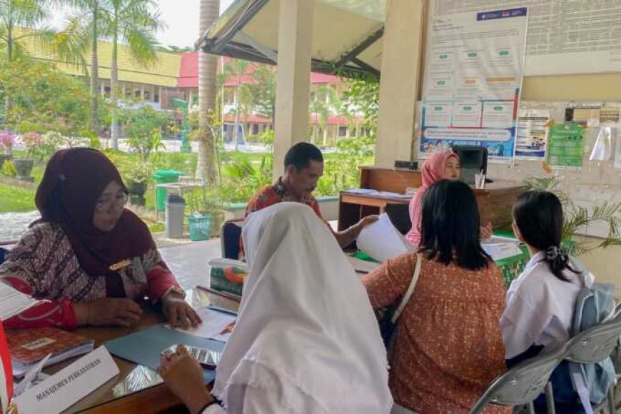 Proses SPMB di SMKN 2 Palangka Raya Membludak, tapi Tetap Lancar