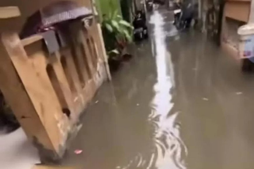 Tinggi Air Hampir 3 Meter, 53 RT di Jakarta Terendam Banjir Mendadak