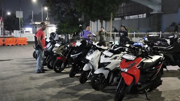 Gerebek Penampungan Kendaraan Curian di Bogor, Polisi Sita 18 Motor dan 1 Mobil