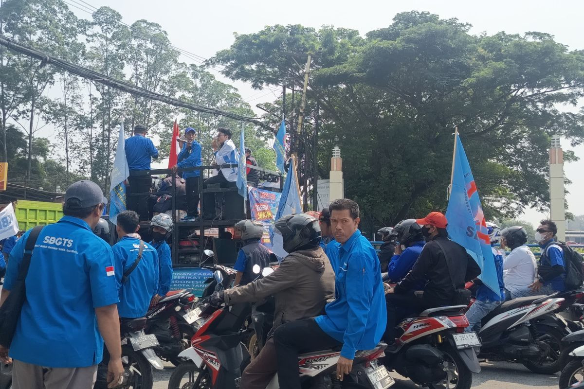Kawal Pengesahan UU Ketenagakerjaan, 1.500 Buruh Banten Gelar Konvoi ke DPR RI