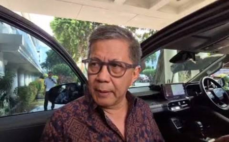 Rapat Perdana Wantimpres, Rocky Gerung Tegaskan Belum Bahas Polemik Ijazah Gibran