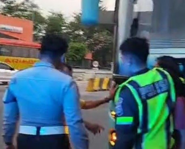 Cekcok Perkara Naik Kendaraan, Penumpang Bus di Serang Dikeroyok dan Ditusuk Kernet
