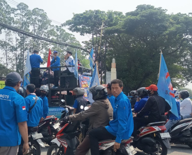 Kawal Pengesahan UU Ketenagakerjaan, 1.500 Buruh Banten Gelar Konvoi ke DPR RI